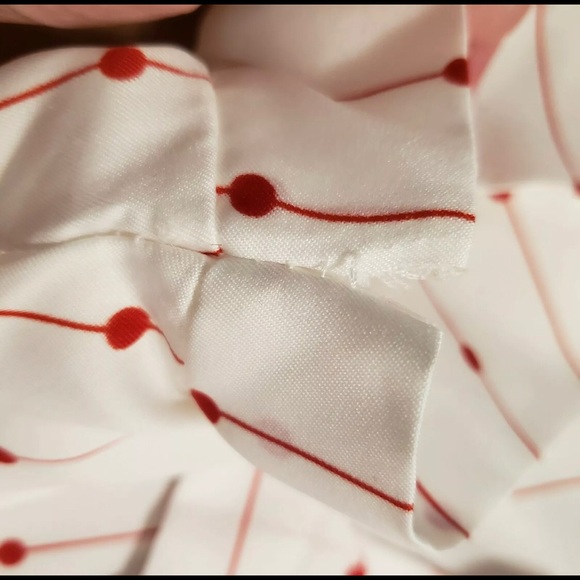 Vintage 70's/80's red dot striped white short sleeve blouse with bow neckline - Picture 5 of 6